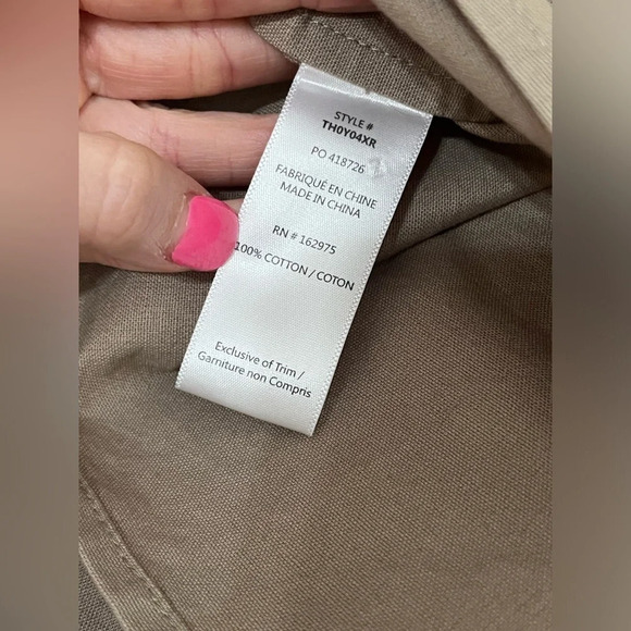 The Range Arid Button Front Cotton Crop Top - Picture 8 of 8